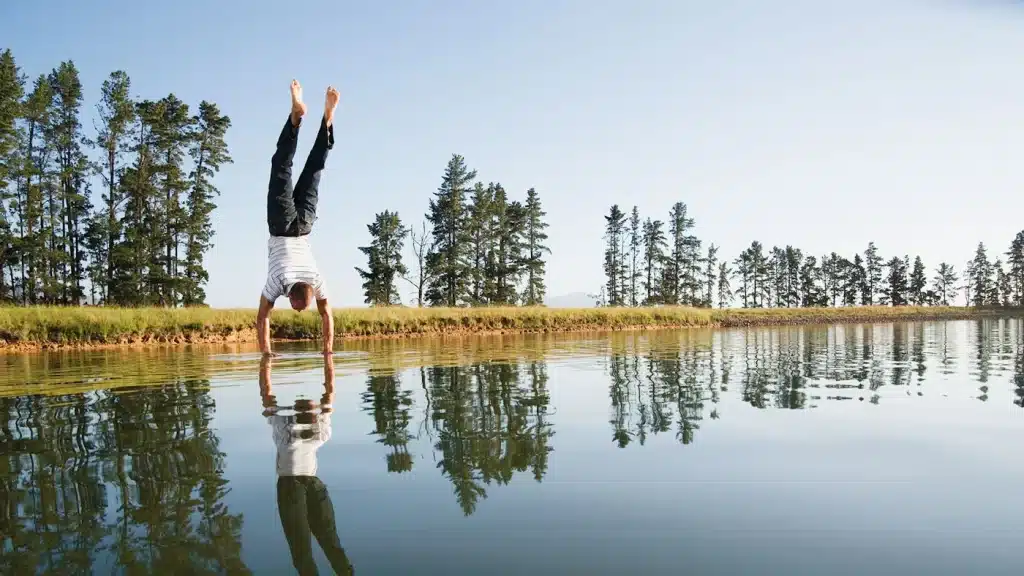 Adho Mukha Vrksasana: postura d’equilibri sobre les mans